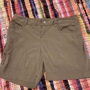 PRANA woman’s shorts